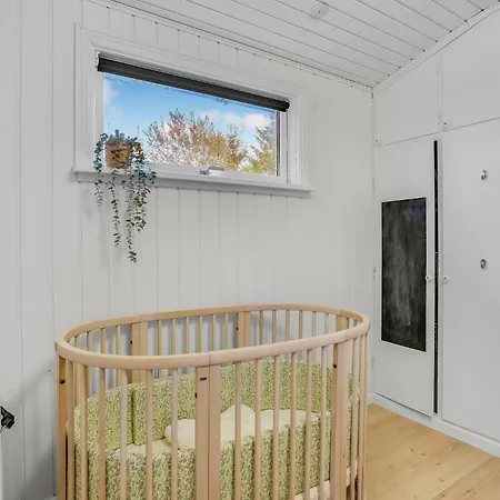 2 Bedroom Stunning In *